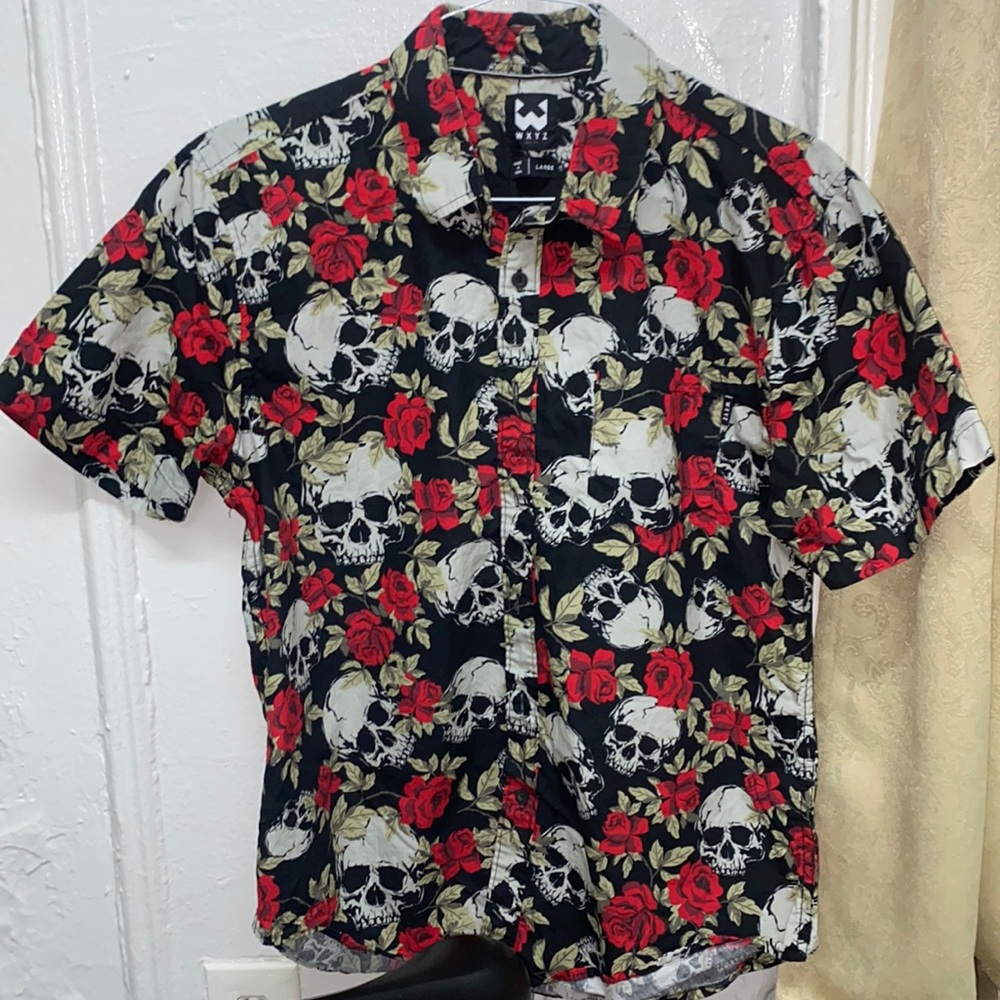 WXYZ MfG co. Skully Rose Bottom down short sleeve shirt| size Large